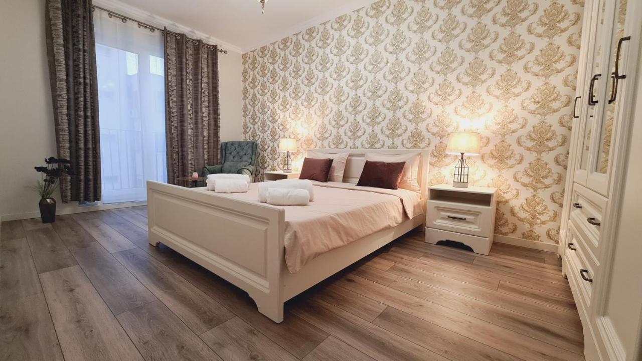 5* Luxury Near Avram Iancu Sq New. Private Parking * Cluj-Napoca