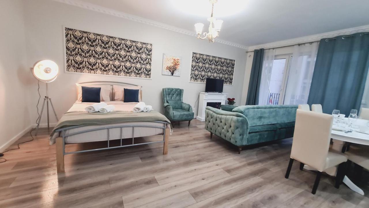 Apartment 5* Luxury Near Avram Iancu Sq New. Private Parking *