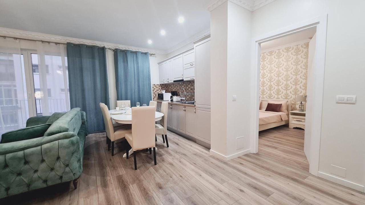 5* Luxury Near Avram Iancu Sq New. Private Parking Apartment